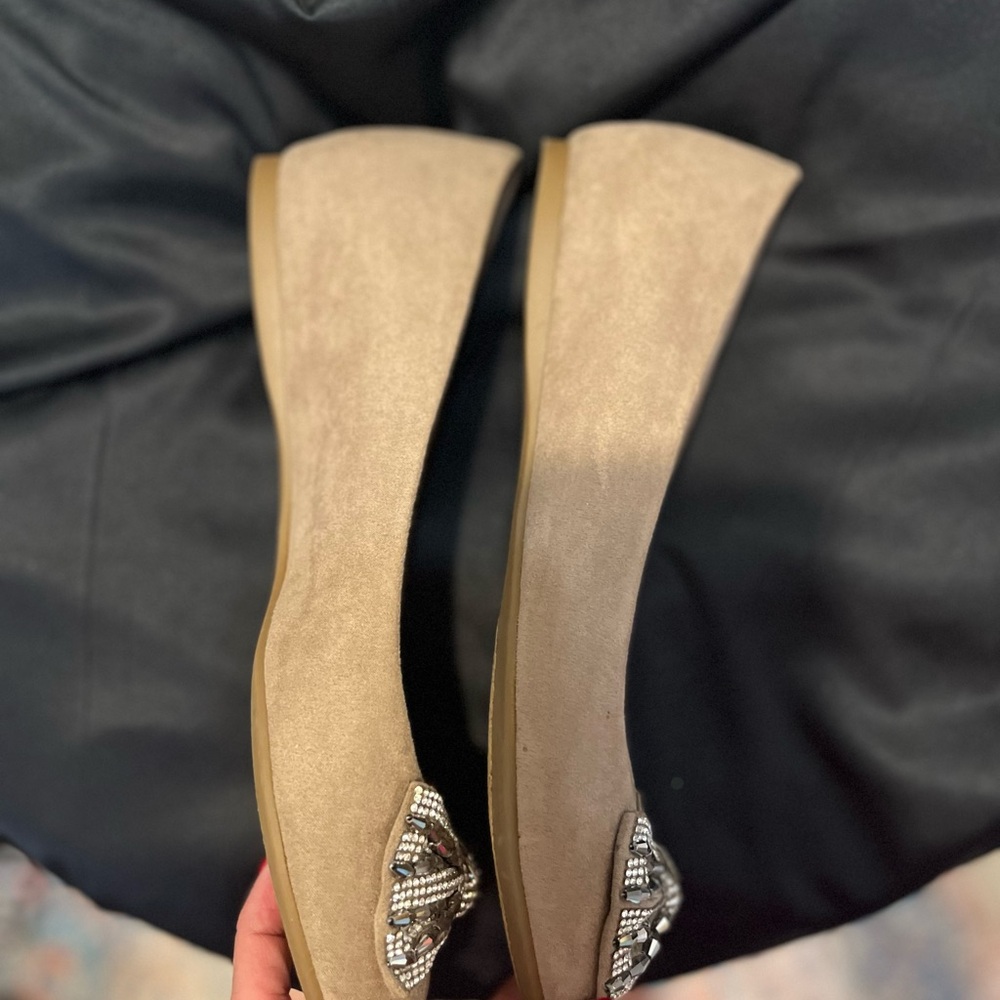 Jessica Simpson Taupe Flats with Rhinestone Bow - Picture 4 of 6